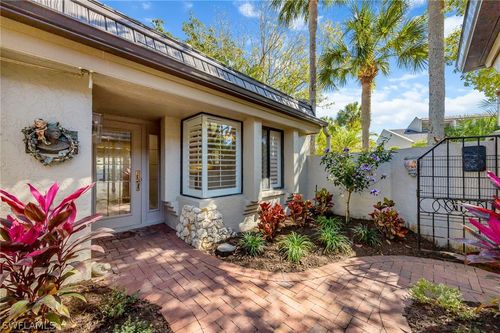 121 Bears Paw Trl, NAPLES, FL, 34105-3123 | Card Image
