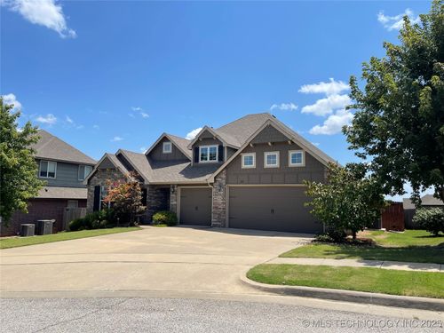2613 W Van Buren Ct, Broken Arrow, OK, 74011-1869 | Card Image