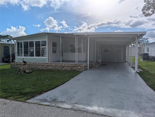 810 Hollyberry Ct, NORTH FORT MYERS, FL, 33917-7404 | Card Image