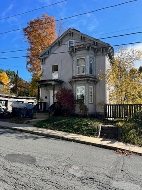 52 Mechanic St, Orange, MA, 01364-1284 | Card Image