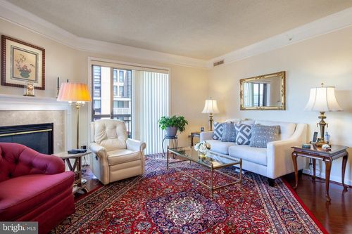 1115-901 N Monroe St, ARLINGTON, VA, 22201-2358 | Card Image