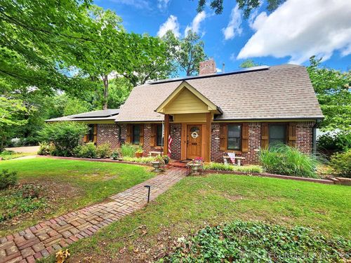 425 E Seneca St, Tahlequah, OK, 74464-7045 | Card Image