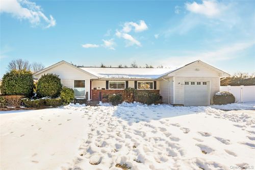 10 Sherman Rd, Glen Cove, NY, 11542-3228 | Card Image