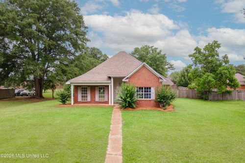 119 Arrow Dr, Clinton, MS, 39056-3112 | Card Image