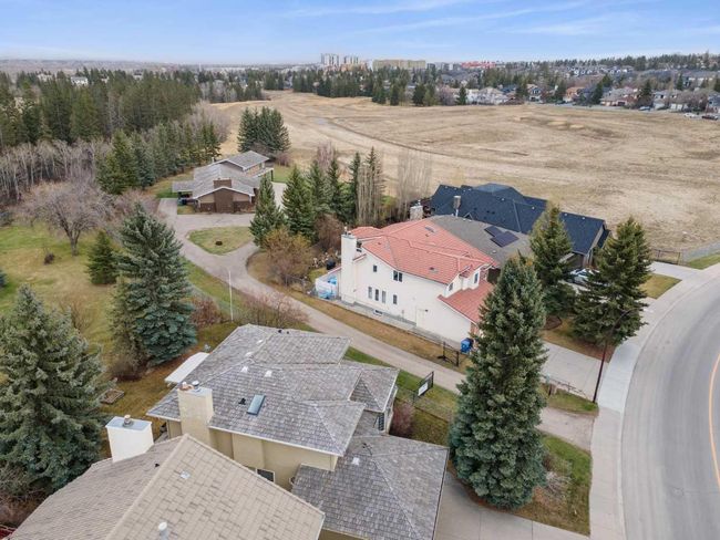 1008 Shawnee Dr Sw, House other with 3 bedrooms, 4 bathrooms and 6 parking in Calgary AB | Image 45