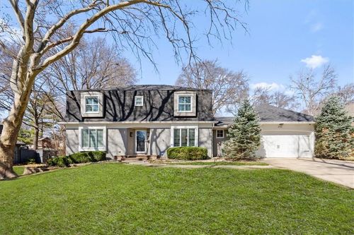 2700 W 104th Ter, Leawood, KS, 66206-2535 | Card Image