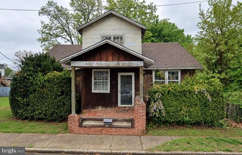 15 E 3rd Street, Burlington, NJ, 08016 | Card Image