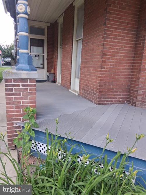 101-10 Railroad Ave, CAMP HILL, PA, 17011-6337 | Card Image