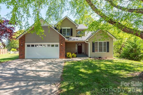 23 Westmont Dr, Asheville, NC, 28806-5100 | Card Image