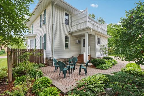 355 W Madison St, Waterloo, WI, 53594-1322 | Card Image