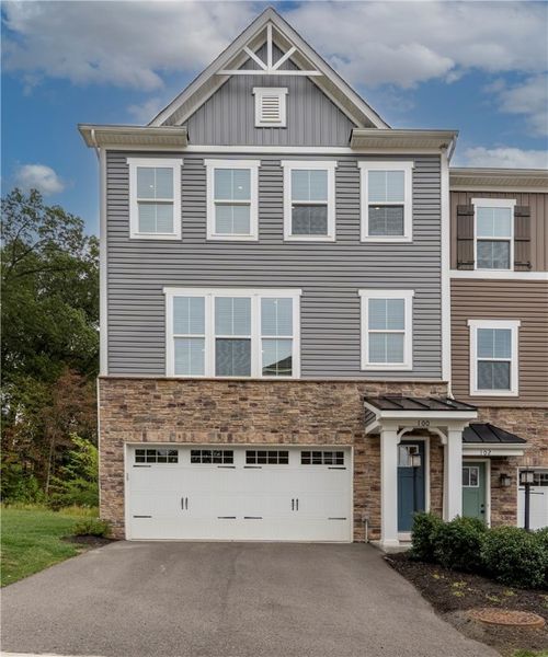 100 Curtis Ct, Pittsburgh, PA, 15237-7905 | Card Image