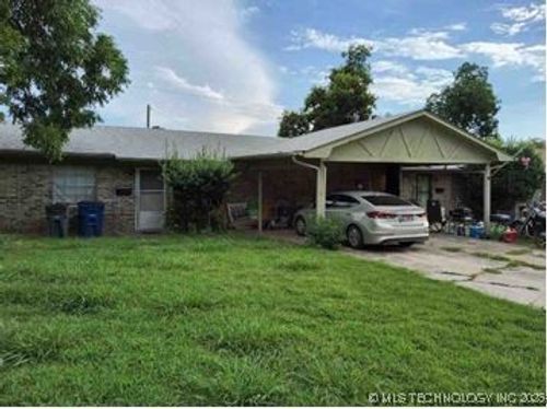 1925 51st Pl, Tulsa, OK, 74105-6411 | Card Image