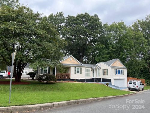 3329 Draper Ave, Charlotte, NC, 28205-3831 | Card Image