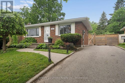 1267 Amundsen Ave, Peterborough, ON, K9H6T5 | Card Image
