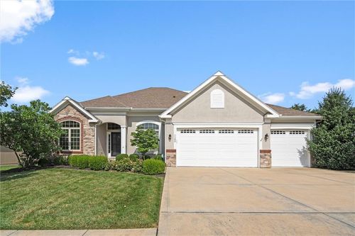 1150 Creekmoor Dr, Raymore, MO, 64083-7869 | Card Image