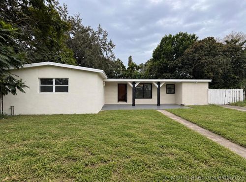 180 Se Serenata Ct, Port St. Lucie, FL, 34983-2137 | Card Image