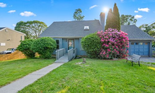 220 Chipper Road, Waterbury, CT, 06704 | Card Image