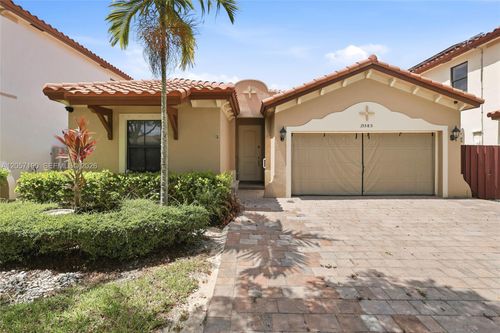 15585 Sw 176th Ter, Miami, FL, 33187-6707 | Card Image