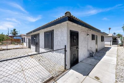 1436 W Bartlett Avenue, House other with 3 bedrooms, 2 bathrooms and null parking in Las Vegas NV | Image 3