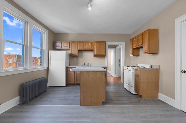 45-47 School St, Home with 12 bedrooms, 6 bathrooms and 6 parking in Hartford CT | Image 6