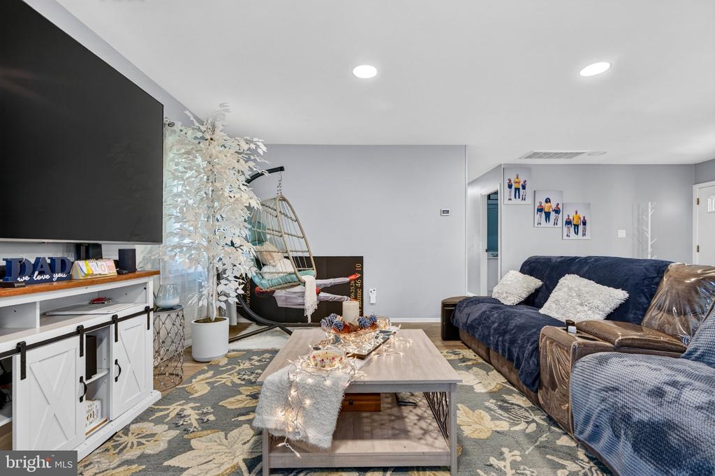 Residential in WILLINGBORO 4