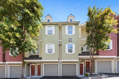 b-4-1800 Ne 40th St, Renton, WA, 98056-2072 | Card Image