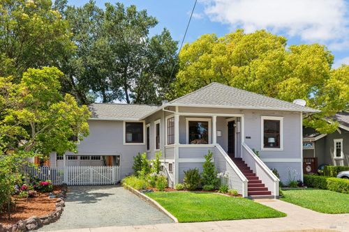 521 Patchett St, Napa, CA, 94559-3218 | Card Image