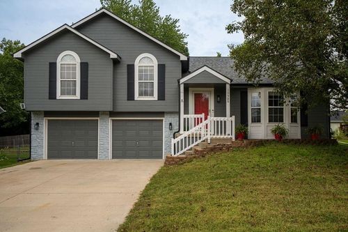 10506 Shelton Ave, Edwardsville, KS, 66111-1330 | Card Image