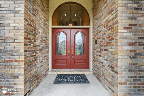 1223 Kings Carriage Rd, Grand Blanc, MI, 48439-8657 | Card Image