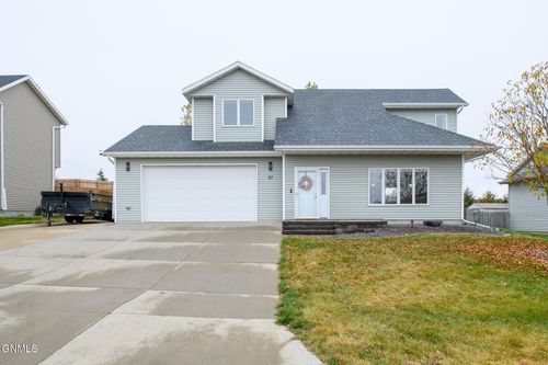 37 Mcginnis Way, Lincoln, ND, 58504 | Card Image