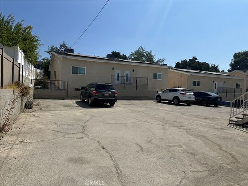 10052 Pinewood Ave, Tujunga, CA, 91042-2428 | Card Image