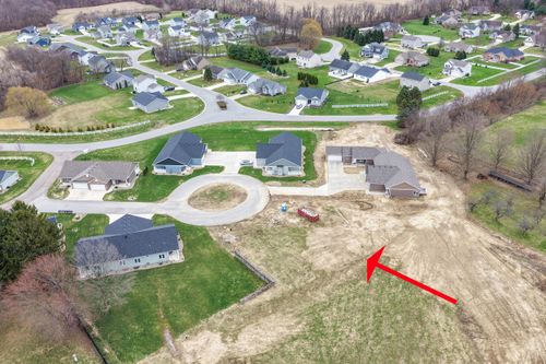 8-135 Lexington Pointe Dr, Niles, MI, 49120-7908 | Card Image