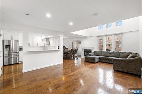 714 Mainsail Ln, Secaucus, NJ, 07094-2227 | Card Image