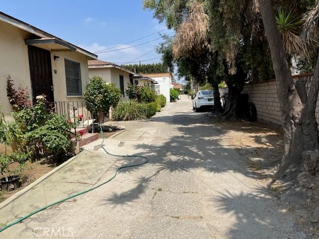 211 N Alhambra Ave, House other with 2 bedrooms, 1 bathrooms and 1 parking in Monterey Park CA | Image 21