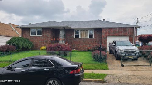 354 Alpine St, Perth Amboy, NJ, 08861-2625 | Card Image