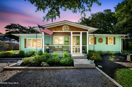 118 Ne 19th St, Oak Island, NC, 28465-6201 | Card Image