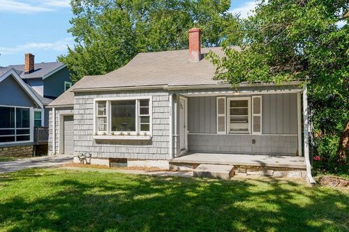 734 E 63rd Ter, Kansas City, MO, 64110-3308 | Card Image