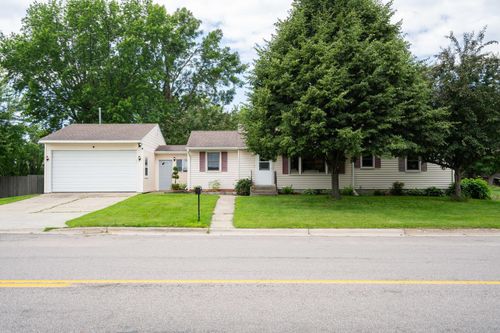 111 4th St N, Grove City, MN, 56243-1161 | Card Image