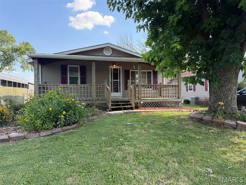 2018 Troy St, Madison, IL, 62060-1647 | Card Image