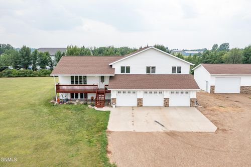 5715 Country Creek Dr, Bismarck, ND, 58503-1519 | Card Image