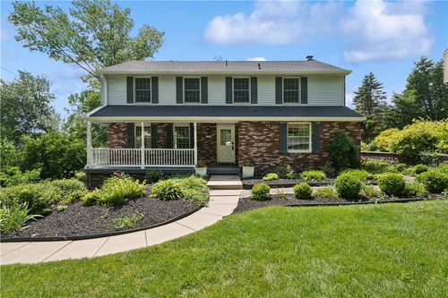 1800 Taper Dr, Upper St. Clair, PA, 15241-2626 | Card Image