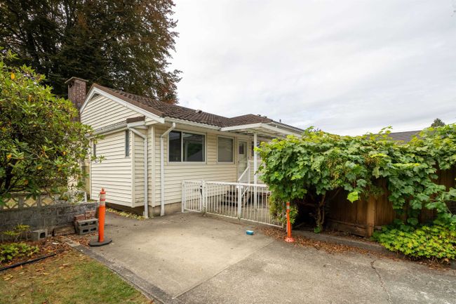 2915 Astor Drive, House other with 3 bedrooms, 1 bathrooms and 2 parking in Burnaby BC | Image 4