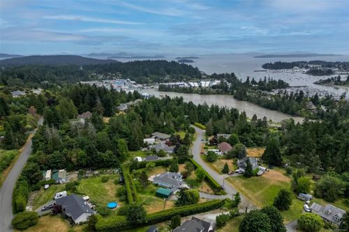 10978 Cedar Lane, North Saanich, BC, V8L5R1 | Card Image