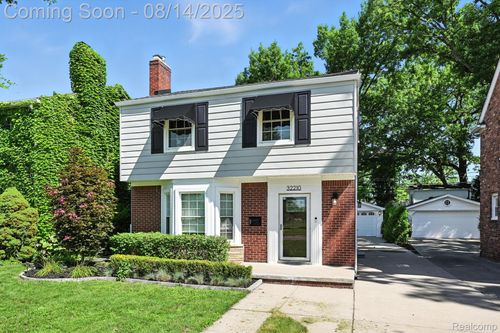 32210 W Chicago St, Livonia, MI, 48150-3821 | Card Image