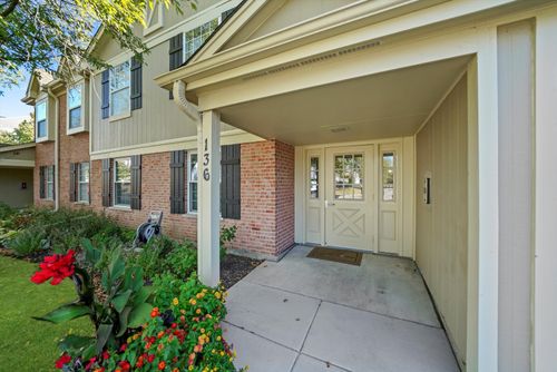 unit-o2-136 Wolcott Ct, Schaumburg, IL, 60193-1676 | Card Image
