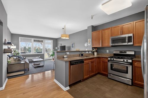 208-15 Enterprise Ct, Jersey City, NJ, 07305-6405 | Card Image