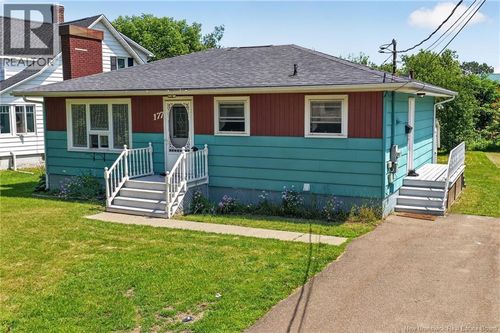 177 Broadway St, Moncton, NB, E1A3Y3 | Card Image