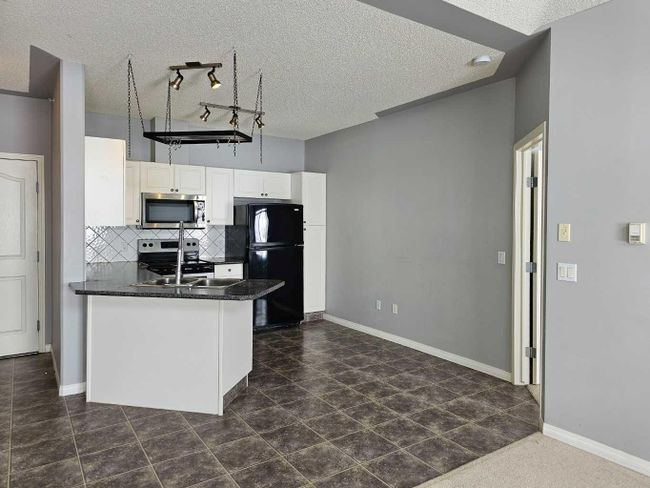 414 - 345 Rocky Vista Park Nw, Home with 2 bedrooms, 2 bathrooms and 1 parking in Calgary AB | Image 4