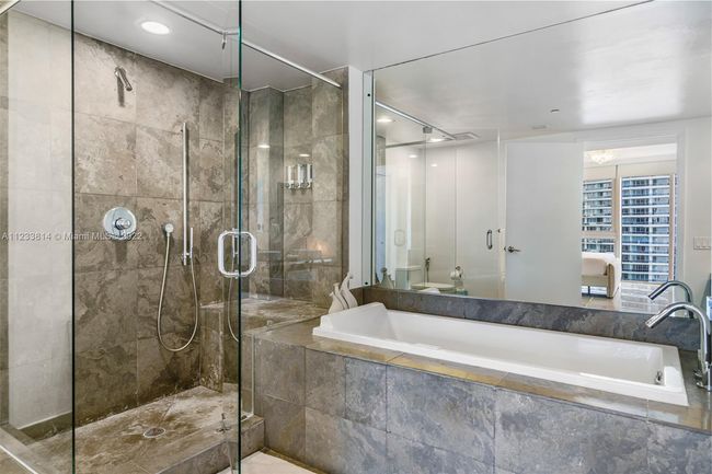 APT-3404 - 485 Brickell Ave, Condo with 2 bedrooms, 2 bathrooms and null parking in Miami FL | Image 29