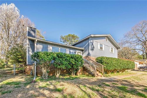 3006 Deshong Dr, Stone Mountain, GA, 30087-4116 | Card Image